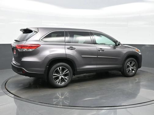 2019 Toyota Highlander LE I4