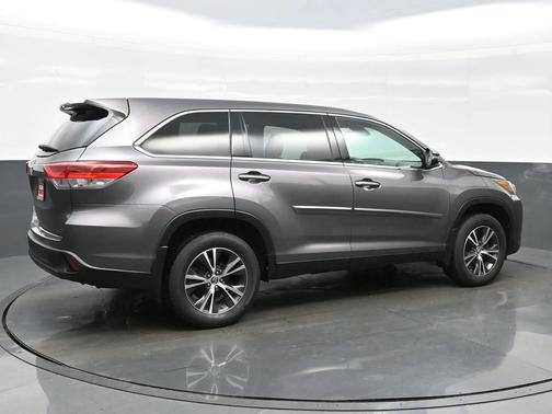 2019 Toyota Highlander LE I4