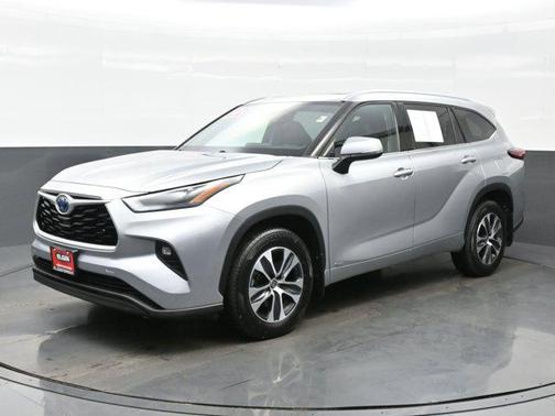 2022 Toyota Highlander Hybrid XLE