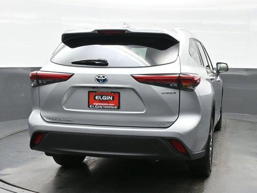 2022 Toyota Highlander Hybrid XLE