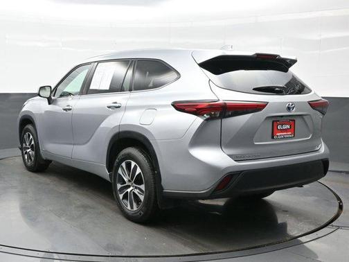 2022 Toyota Highlander Hybrid XLE