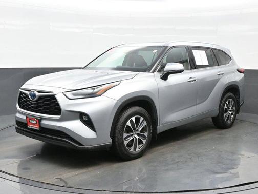 2022 Toyota Highlander Hybrid XLE