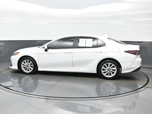 White 2022 Toyota Camry LE