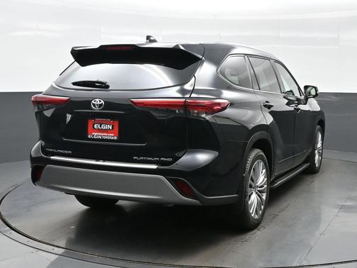 Midnight Black Metallic 2023 Toyota Highlander Platinum