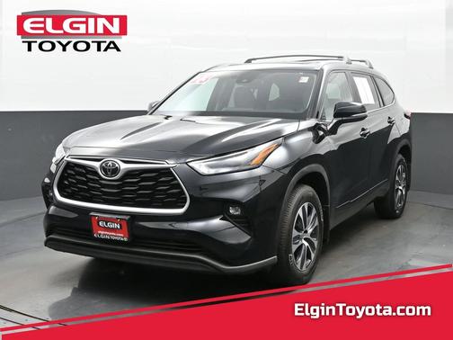 Midnight Black Metallic 2023 Toyota Highlander XLE