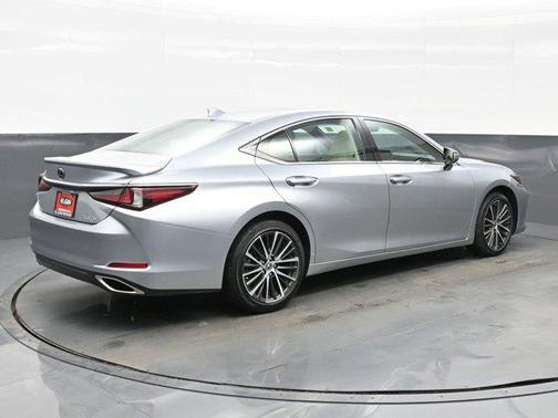 2022 Lexus ES 350 Base