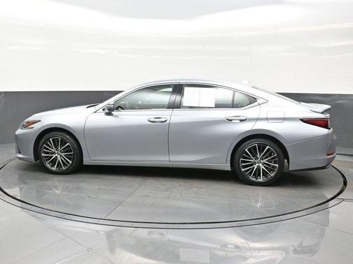 2022 Lexus ES 350 Base