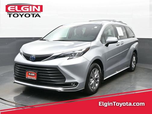 Celestial Silver Metallic 2025 Toyota Sienna XLE