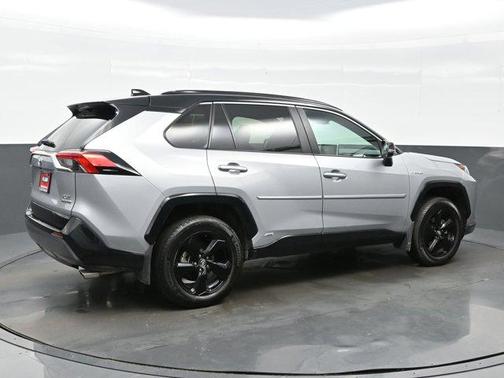 2020 Toyota RAV4 Hybrid SE