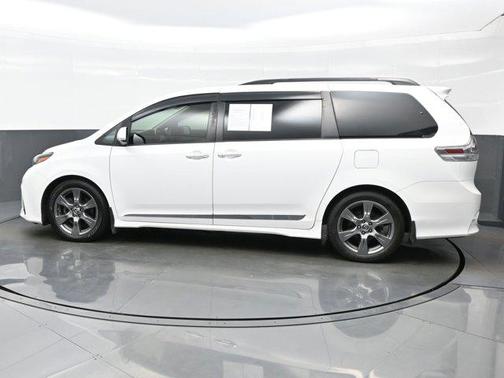 2018 Toyota Sienna SE