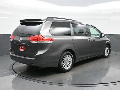 2013 Toyota Sienna XLE