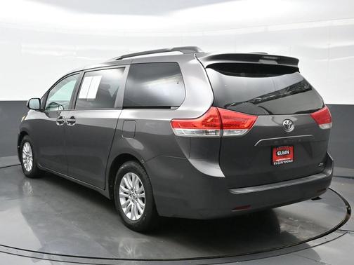 2013 Toyota Sienna XLE