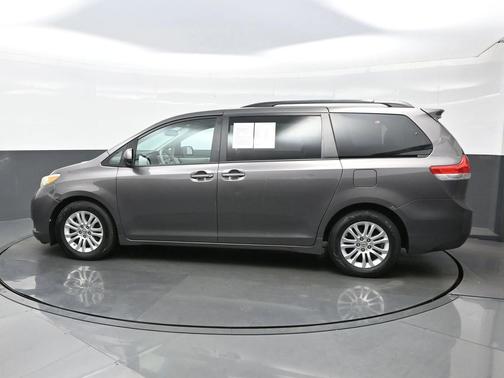 2013 Toyota Sienna XLE