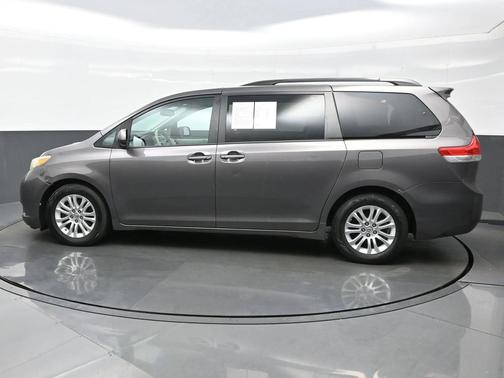 2013 Toyota Sienna XLE