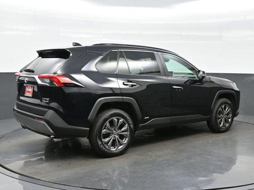 2022 Toyota RAV4 Hybrid SE