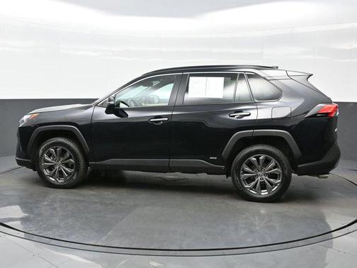 2022 Toyota RAV4 Hybrid SE