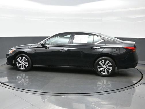 2022 Nissan Altima S FWD