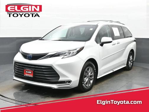 2022 Toyota Sienna XLE