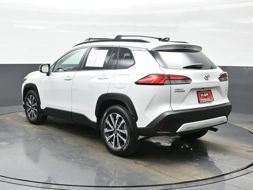 2025 Toyota Corolla Cross XLE