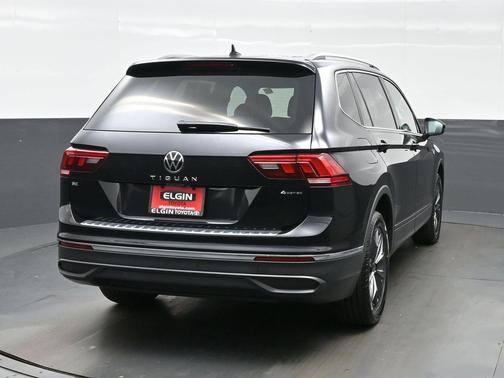 Deep Black Pearl 2022 Volkswagen Tiguan 2.0T SE 4MOTION