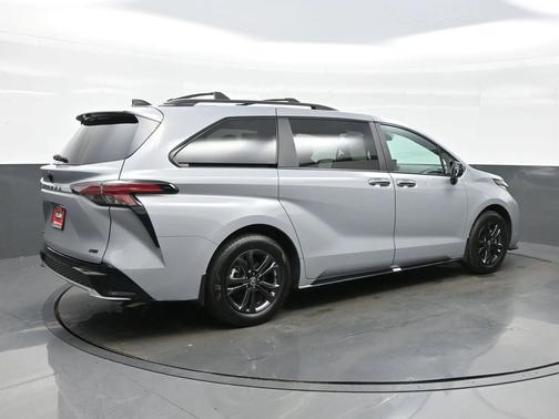 2025 Toyota Sienna XSE 7 Passenger