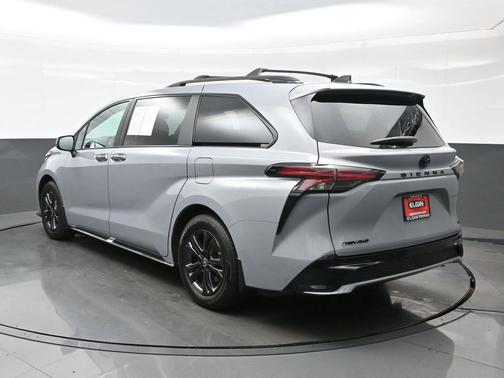 2025 Toyota Sienna XSE 7 Passenger