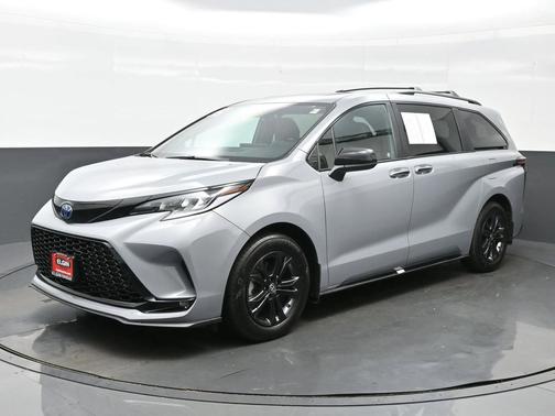 2025 Toyota Sienna XSE 7 Passenger
