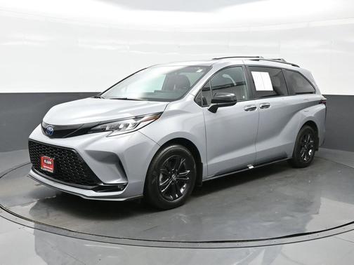 2025 Toyota Sienna XSE 7 Passenger