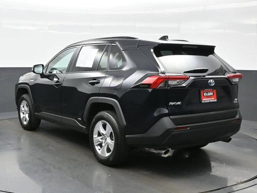 2020 Toyota RAV4 Hybrid XLE