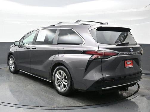2022 Toyota Sienna Limited 7-Passenger