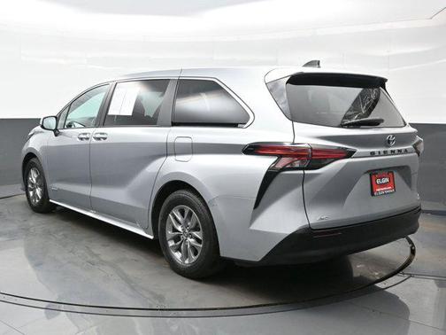2021 Toyota Sienna XLE 7 Passenger