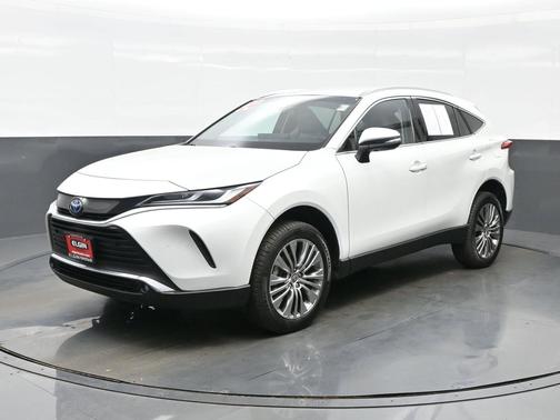 Wind Chill Pearl 2024 Toyota Venza XLE