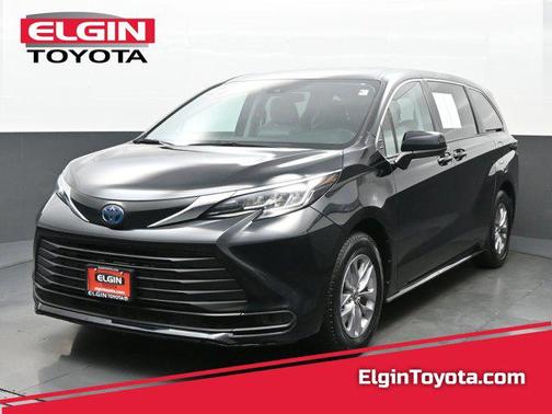 2022 Toyota Sienna LE