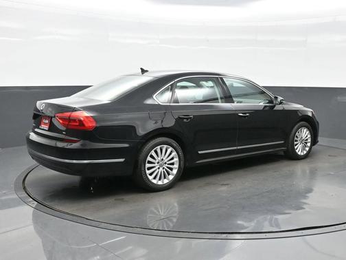 2016 Volkswagen Passat 1.8T SE