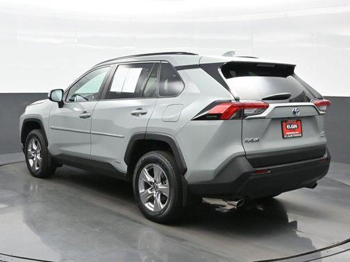 2022 Toyota RAV4 Hybrid XLE
