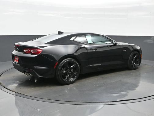 2021 Chevrolet Camaro RWD Coupe LT1