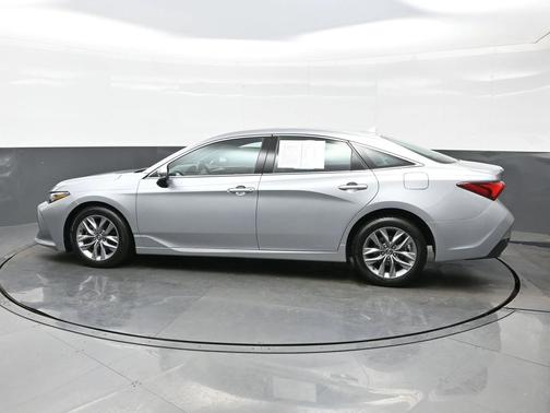 2019 Toyota Avalon XLE
