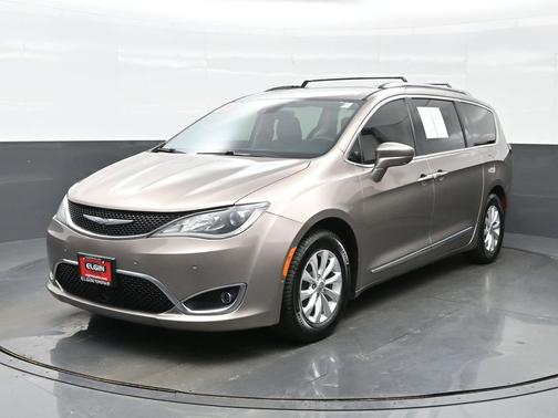 Molten Silver 2018 Chrysler Pacifica Touring-L Plus