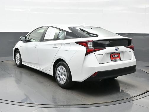 2021 Toyota Prius LE