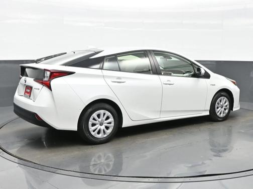 2021 Toyota Prius LE