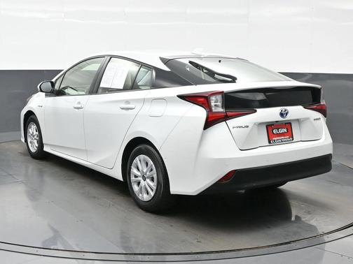 2021 Toyota Prius LE