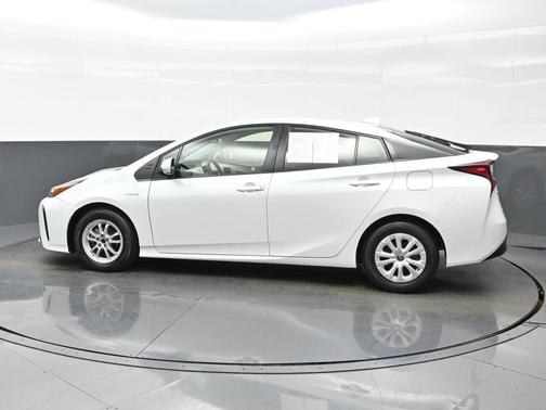 2021 Toyota Prius LE