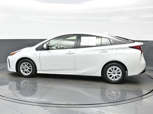 2021 Toyota Prius LE