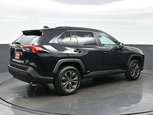 2022 Toyota RAV4 Hybrid XLE Premium