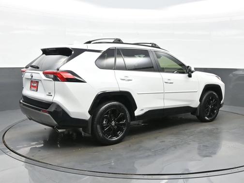 2023 Toyota RAV4 Hybrid SE