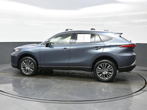 2022 Toyota Venza XLE