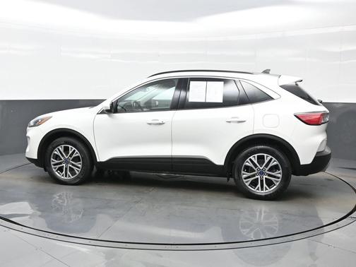 STAR WHITE METALLIC TRI-COAT 2022 Ford Escape SEL