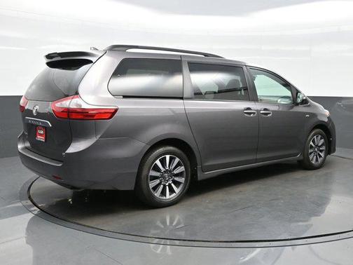 2019 Toyota Sienna Limited Premium