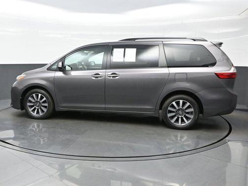 2019 Toyota Sienna Limited Premium