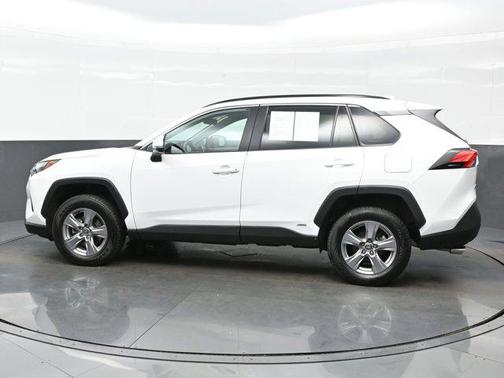 2022 Toyota RAV4 Hybrid XLE